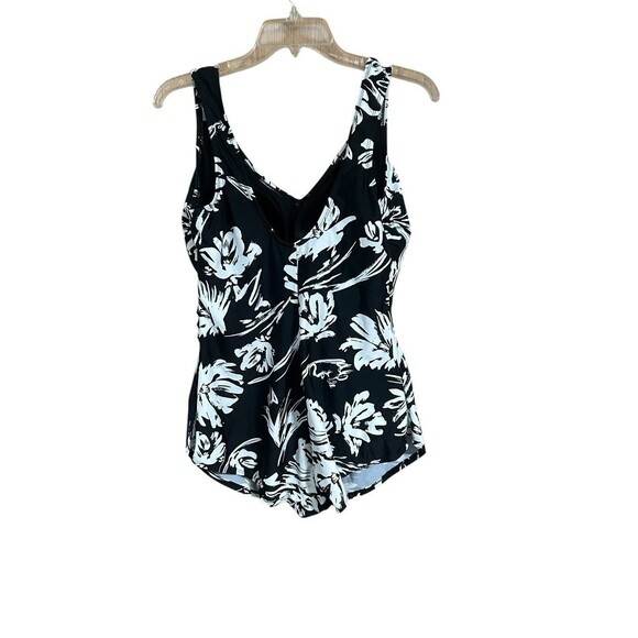 Beach Belle Plus Size 18 Black White Floral Leaves Skirt One Piece Swimsuit‎ - Picture 2 of 6
